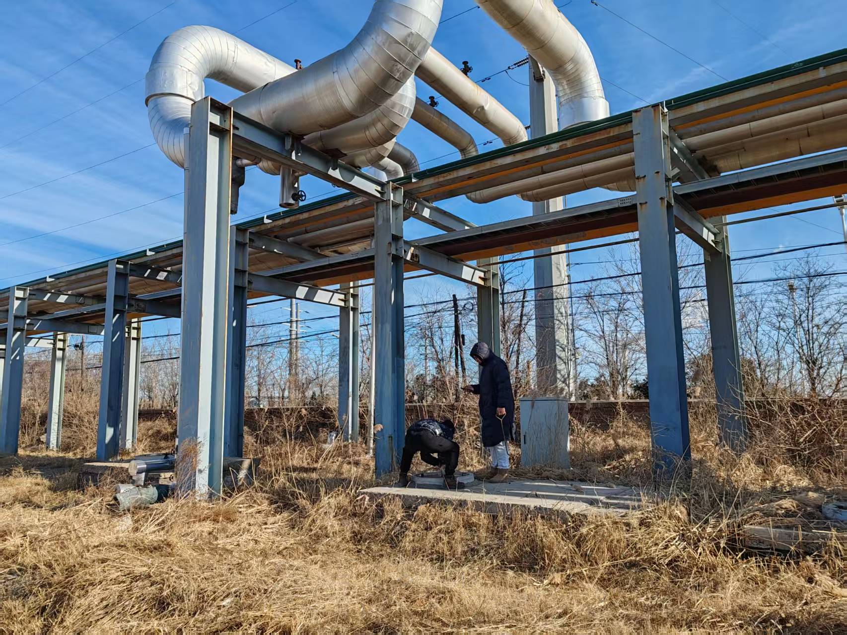 徒步巡檢筑防線&mdash;&mdash;滄州供排水臨港分公司開展供水管網...